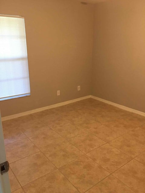 3002 50Th St SW 3 Beds Apartment for Rent