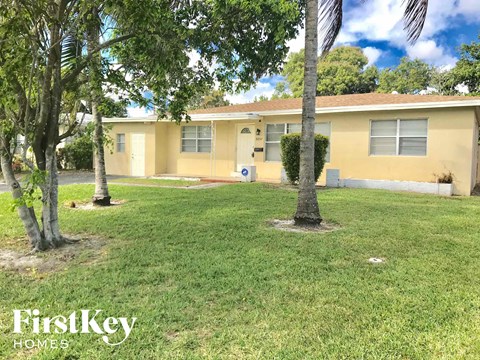 3057 SW 2Nd St 5 Beds Apartment for Rent