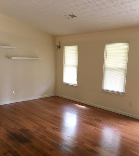 3090 Meadowview Lane 3 Beds Apartment for Rent