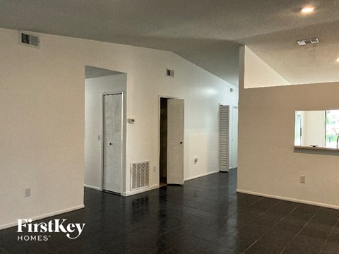 3228 Curry Woods #2 Cir 3 Beds Apartment for Rent