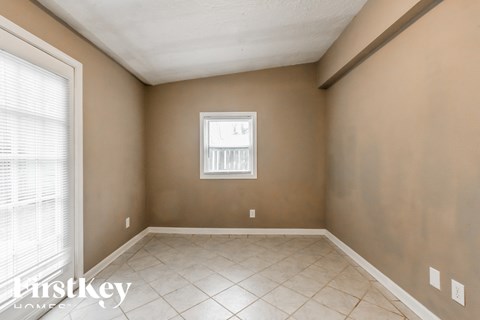 3314 E 42Nd Street 2 Beds Apartment for Rent