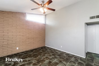 3320 S Margo Dr 4 Beds House for Rent - Photo Gallery 4