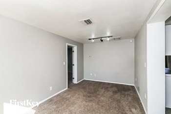 3320 S Margo Dr 4 Beds House for Rent - Photo Gallery 13