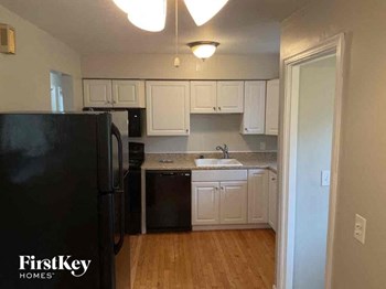 3325 Robinet Dr. 4 Beds House for Rent - Photo Gallery 6