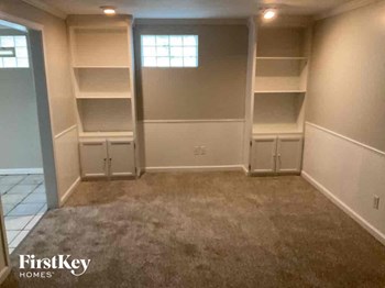 3325 Robinet Dr. 4 Beds House for Rent - Photo Gallery 4