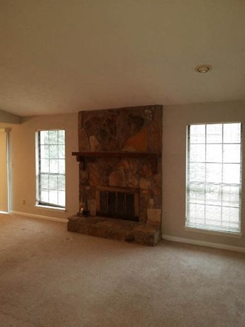 3396 Deshong Drive 3 Beds House for Rent - Photo Gallery 2