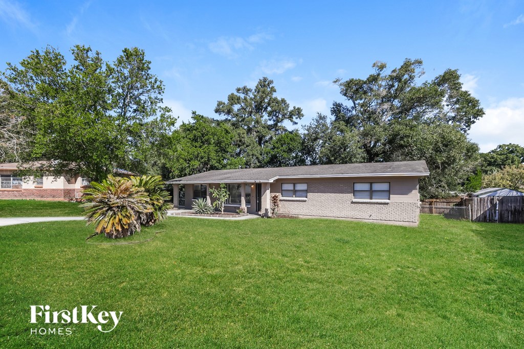 3408 E Knollwood St 3 Beds House for Rent - Photo Gallery 1