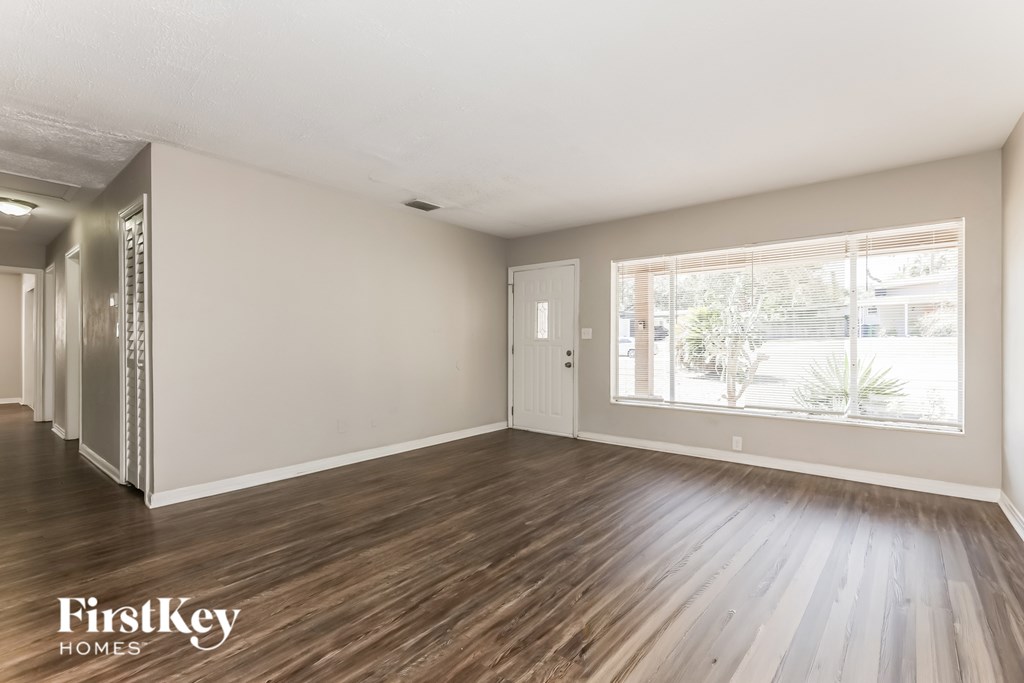 3408 E Knollwood St 3 Beds House for Rent - Photo Gallery 4