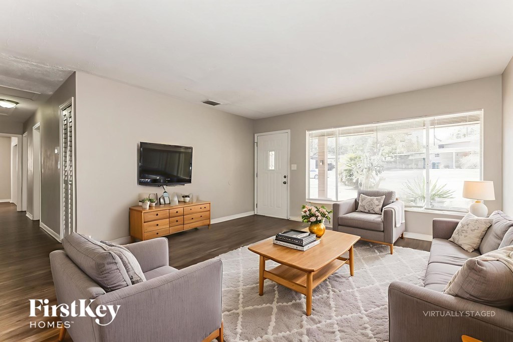 3408 E Knollwood St 3 Beds House for Rent - Photo Gallery 5