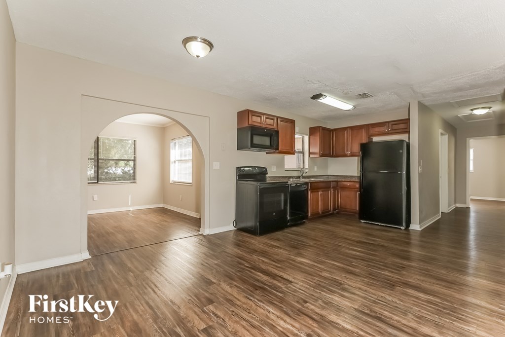 3408 E Knollwood St 3 Beds House for Rent - Photo Gallery 6