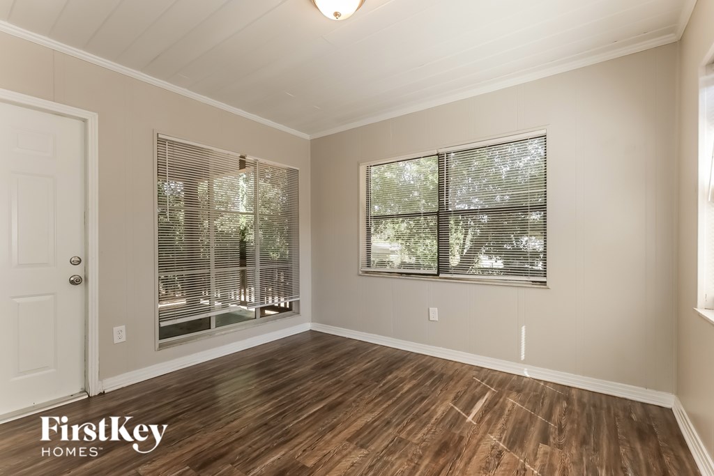 3408 E Knollwood St 3 Beds House for Rent - Photo Gallery 10