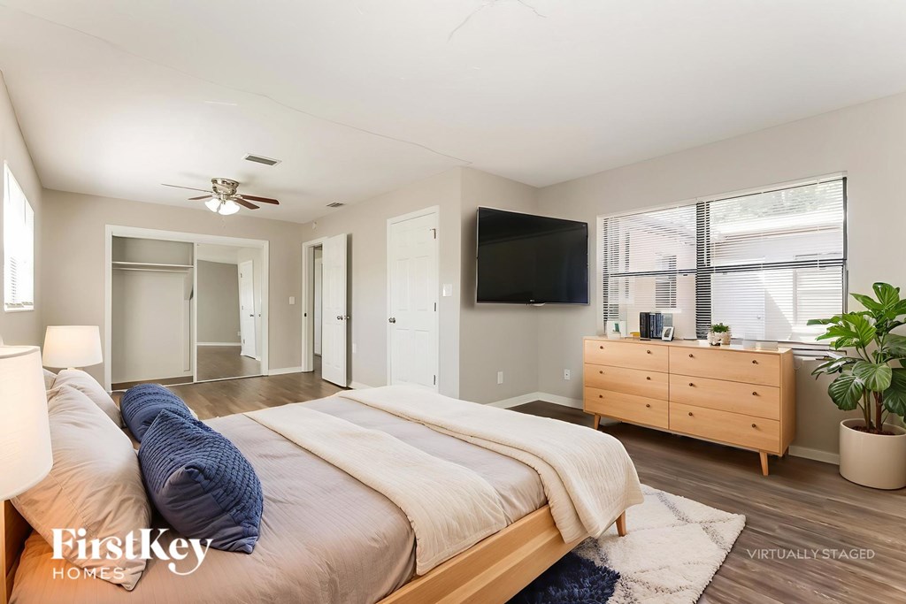 3408 E Knollwood St 3 Beds House for Rent - Photo Gallery 13