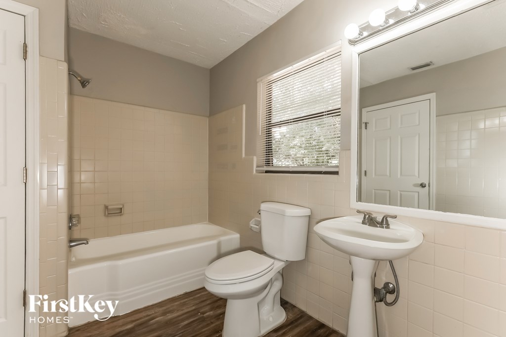 3408 E Knollwood St 3 Beds House for Rent - Photo Gallery 14