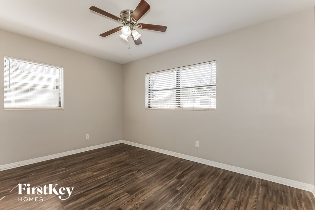 3408 E Knollwood St 3 Beds House for Rent - Photo Gallery 15