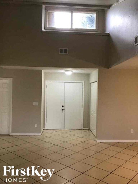 3415 SE 4Th Ave 3 Beds Apartment for Rent