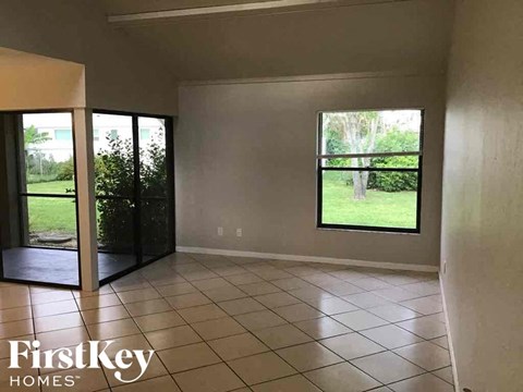 3415 SE 4Th Ave 3 Beds Apartment for Rent