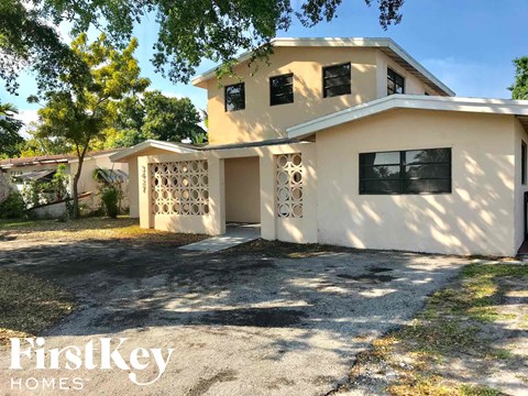 3427 NW 37Th St 5 Beds Apartment for Rent