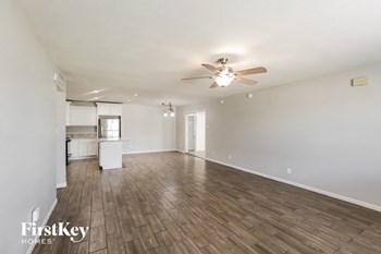 3435 W Country Gables Dr 3 Beds House for Rent - Photo Gallery 3