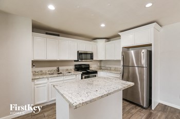 3435 W Country Gables Dr 3 Beds House for Rent - Photo Gallery 5