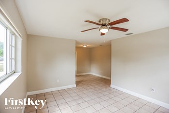 3451 NW 209 Ter 4 Beds House for Rent - Photo Gallery 3