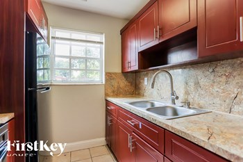 3451 NW 209 Ter 4 Beds House for Rent - Photo Gallery 6