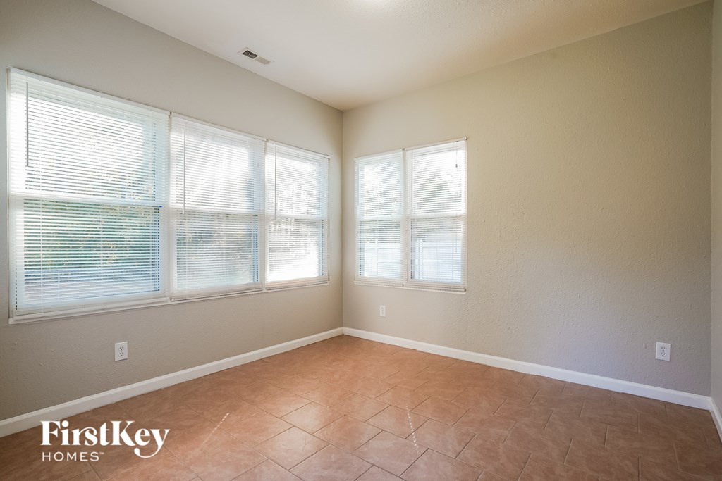 3501 Donner Trl 3 Beds House for Rent - Photo Gallery 7