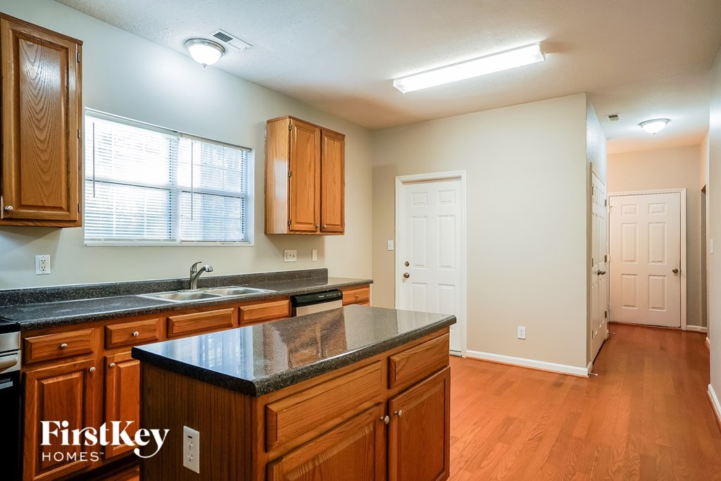 3501 Donner Trl 3 Beds House for Rent - Photo Gallery 8