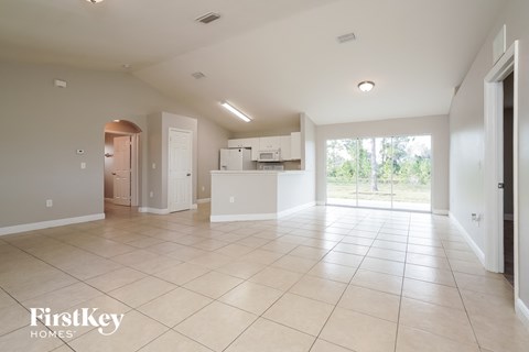 3511 30Th St SW 3 Beds Apartment for Rent