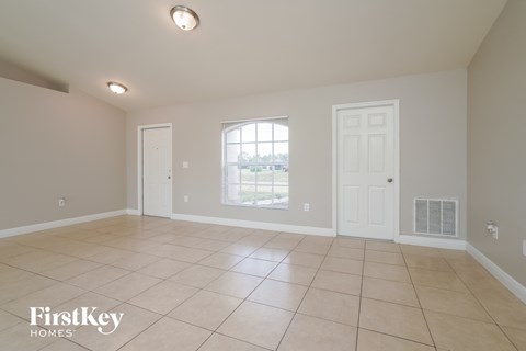 3511 30Th St SW 3 Beds Apartment for Rent