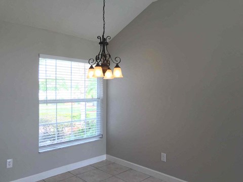 3600 Molona Drive 3 Beds House for Rent - Photo Gallery 13