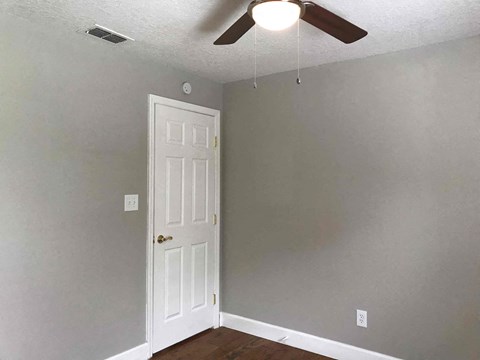 3600 Molona Drive 3 Beds House for Rent - Photo Gallery 16