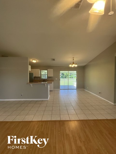 3722 16Th St W 3 Beds Apartment for Rent