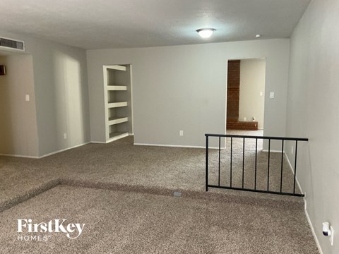 3730 W Hartford Ave 4 Beds Apartment for Rent