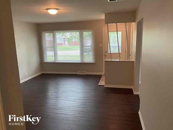 3732 153rd Street 3 Beds House for Rent - Photo Gallery 2