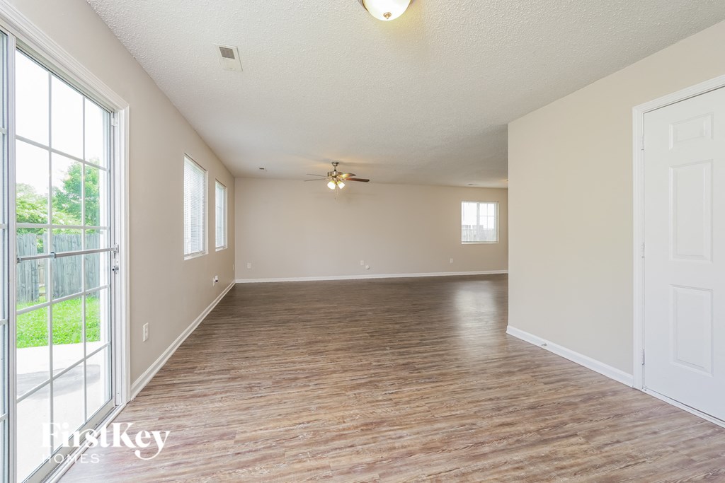 the living room and dining room are spacious and clean