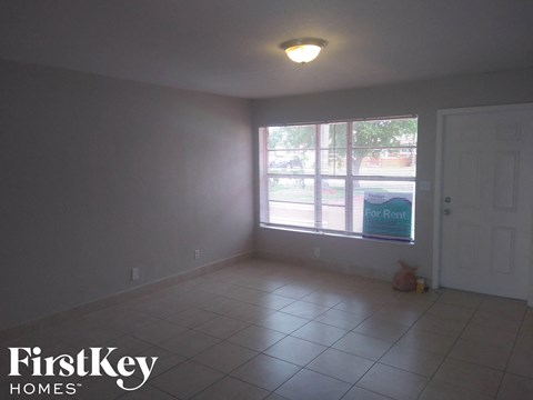 3740 NW 4Th Pl 3 Beds Apartment for Rent