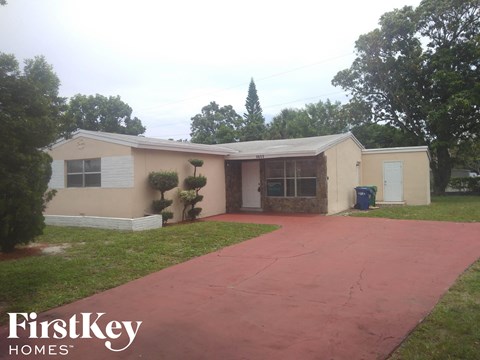 3740 NW 4Th Pl 3 Beds Apartment for Rent
