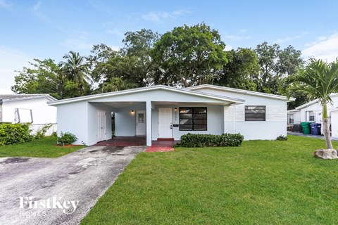 3751 NW 9 Ct 4 Beds Apartment for Rent