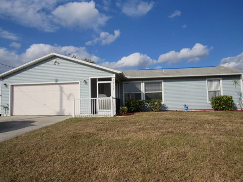 3812 11Th St W 3 Beds Apartment for Rent