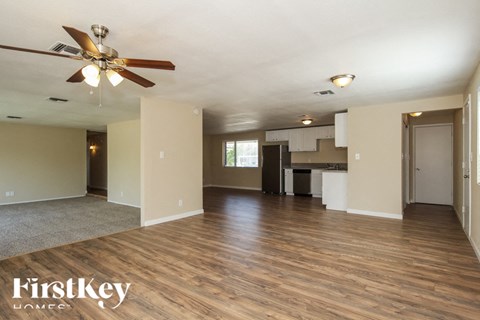 3826 W GRISWOLD Rd 4 Beds Apartment for Rent
