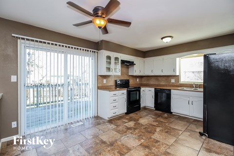 3934 SW Linden Ct 4 Beds Apartment for Rent