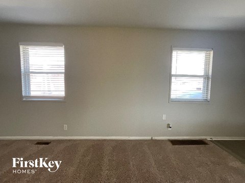 3940 N GRAHAM AVE 3 Beds Apartment for Rent