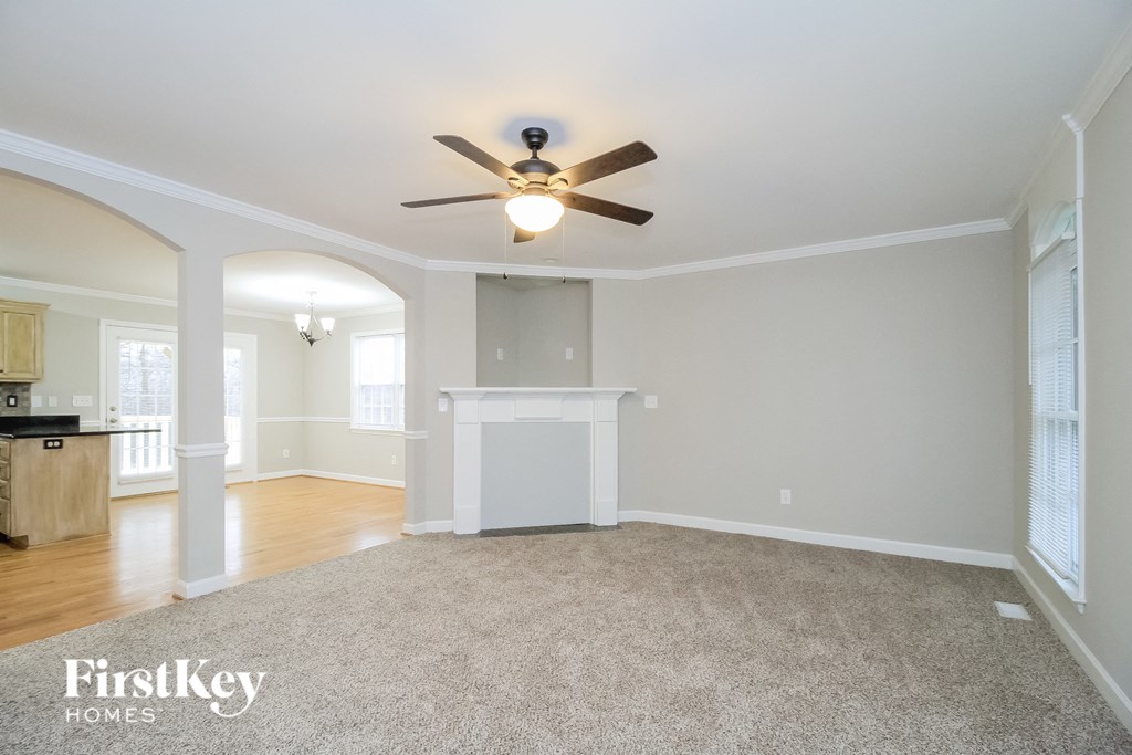 4025 Lofter Court Studio House for Rent - Photo Gallery 4