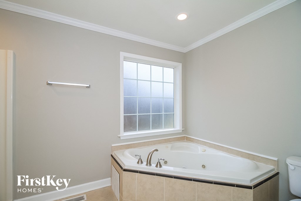 4025 Lofter Court Studio House for Rent - Photo Gallery 10