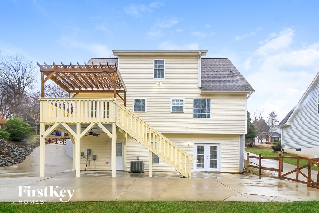 4025 Lofter Court Studio House for Rent - Photo Gallery 14