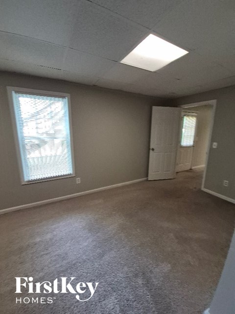 4040 Oglesby Road 5 Beds Apartment for Rent