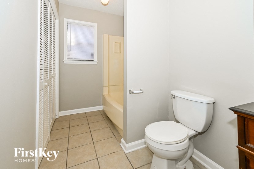 4048 Oakbend Dr Memphis, TN 38115