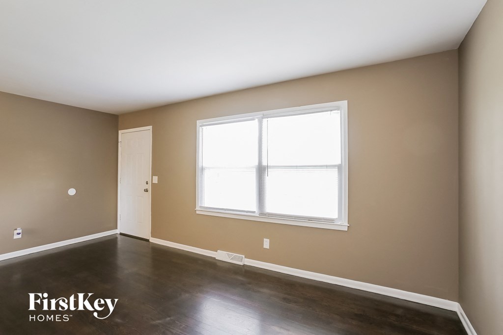 4135 N Jackson Ave 3 Beds House for Rent - Photo Gallery 3