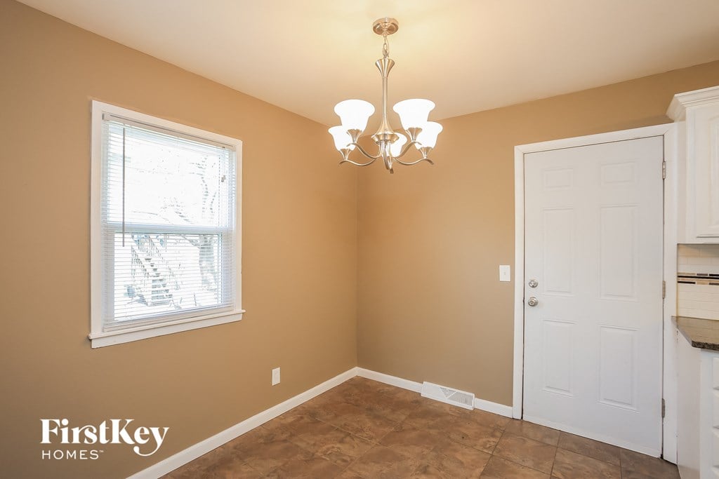 4135 N Jackson Ave 3 Beds House for Rent - Photo Gallery 5