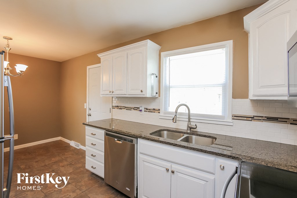 4135 N Jackson Ave 3 Beds House for Rent - Photo Gallery 7